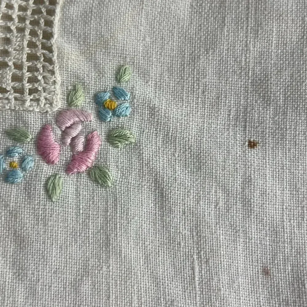 Vintage Ivory Napkins Set of 8 Embroidered Flowers Crochet Two sizes